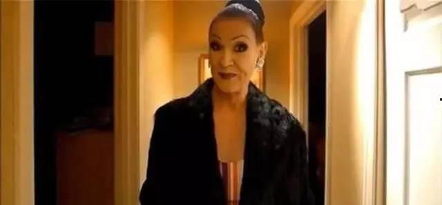 红大爷男扮女装视频无删减,一场跨越性别的时尚秀